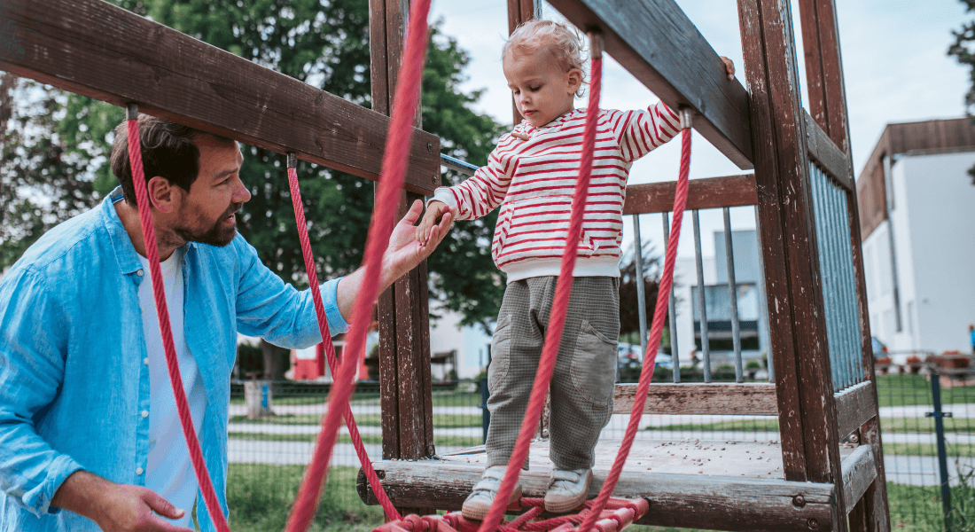 Far og dreng. Foto: Colourbox